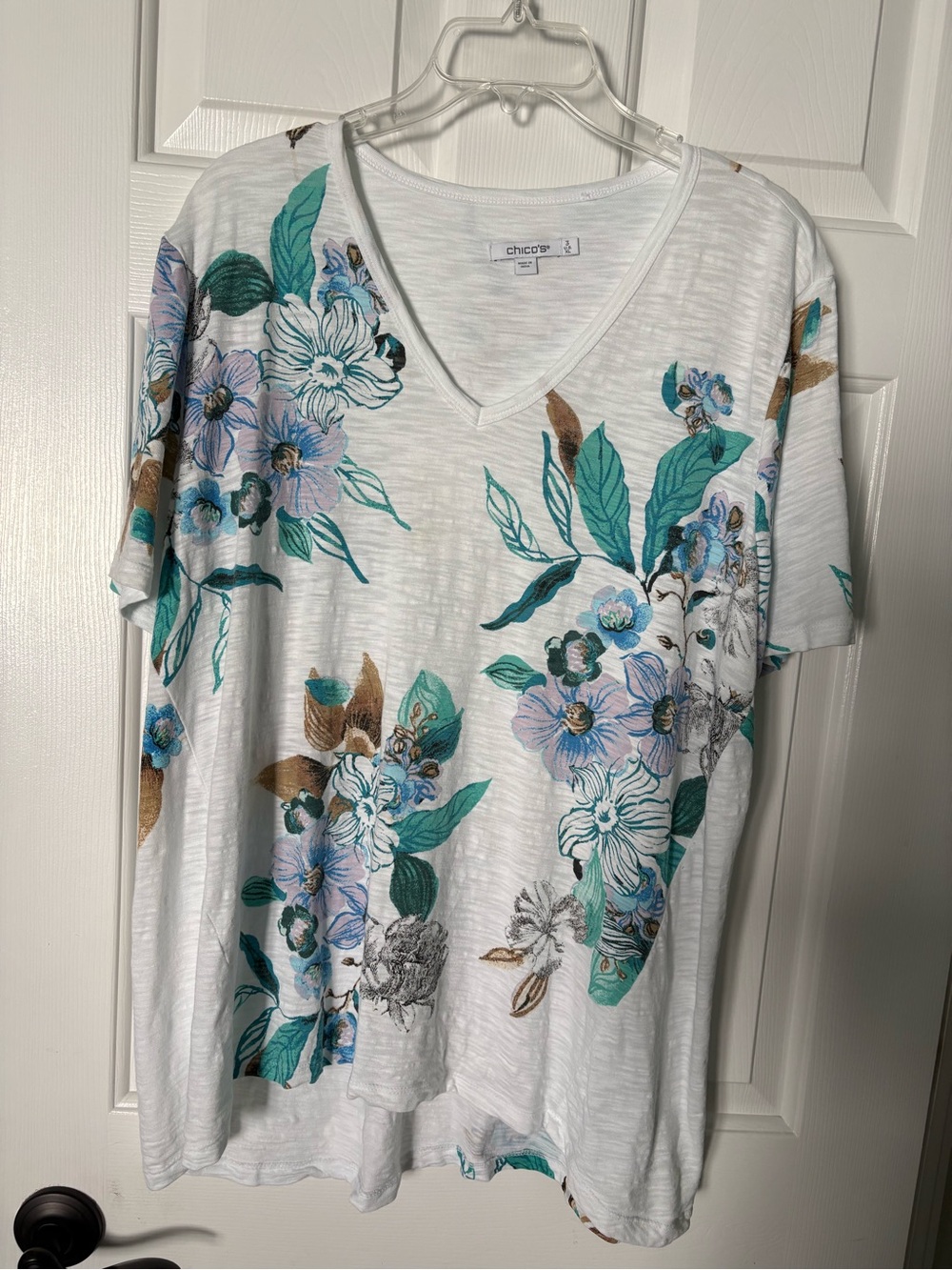 Chico's White Floral V-Neck Tee with Teal & Blue Accents- Size 3 (XL)